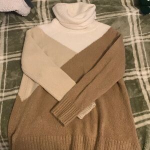 Linda Anderson brown toned sweater w/ turtle neck